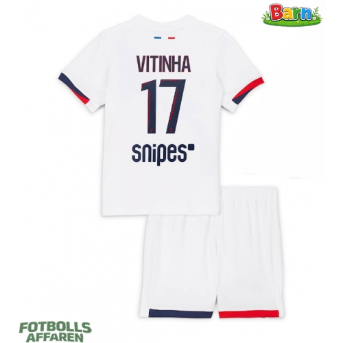 Paris Saint-Germain Vitinha #17 Bortaställ Barn 2025-26 Kortärmad (+ Korta byxor)